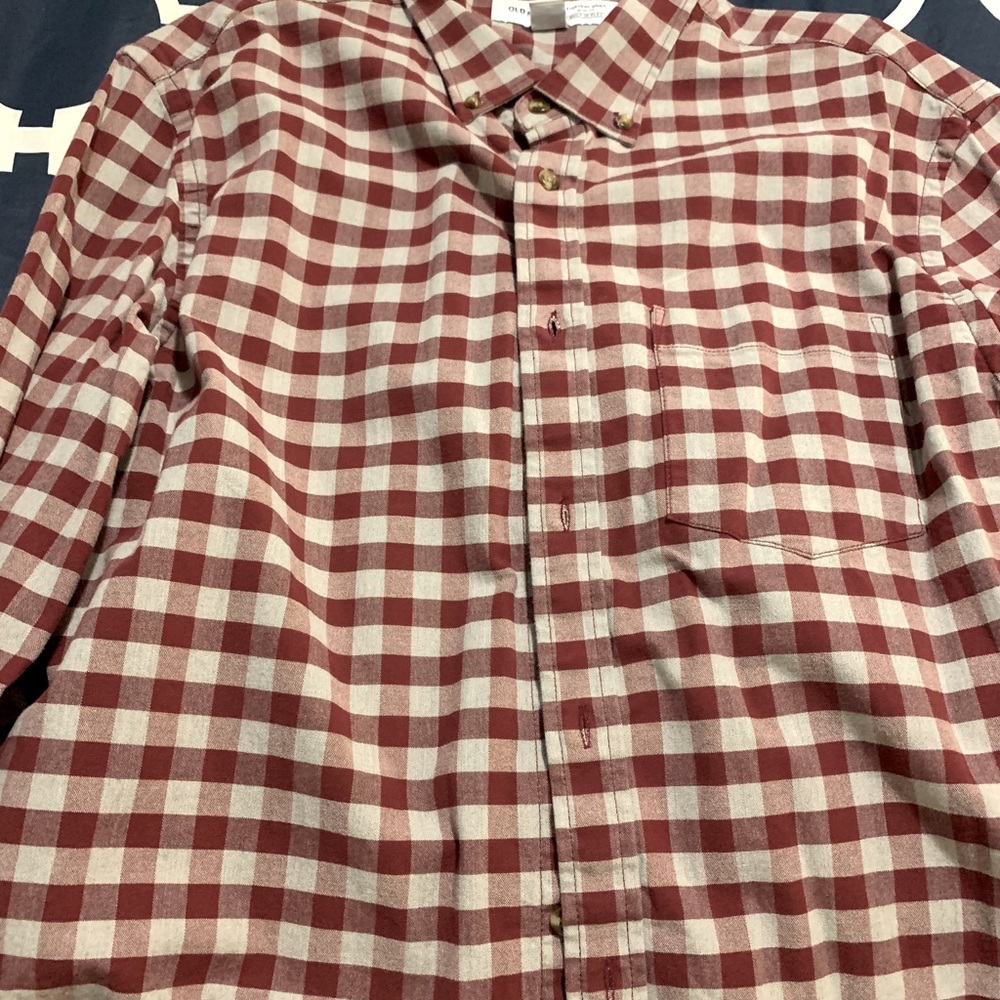 Men’s Old Navy maroon and grey button down